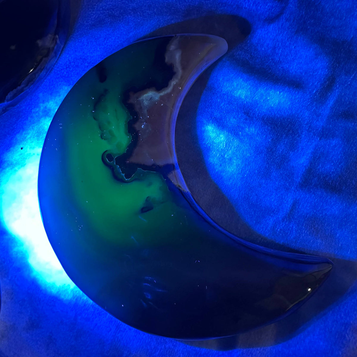 Volcanic Moon | Volcano Agate | UV Reactive Carving