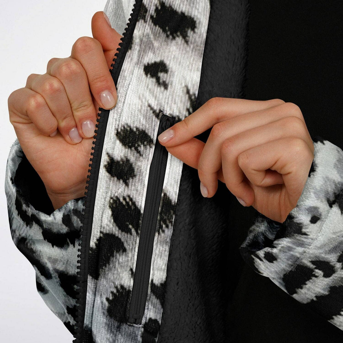 Snow Leopard Zipper Cloak | Recycled Performance Fleece | Manifestie