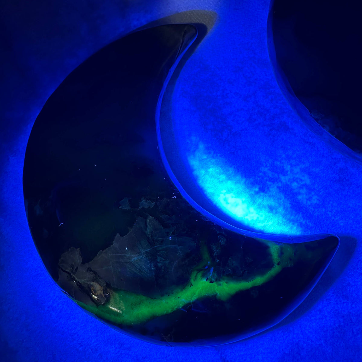 Volcanic Moon | Volcano Agate | UV Reactive Carving